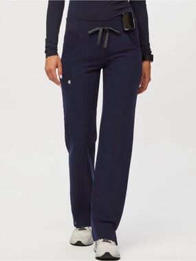 NWT FIGS Kade Cargo Pants Navy Women’s M Scrubs